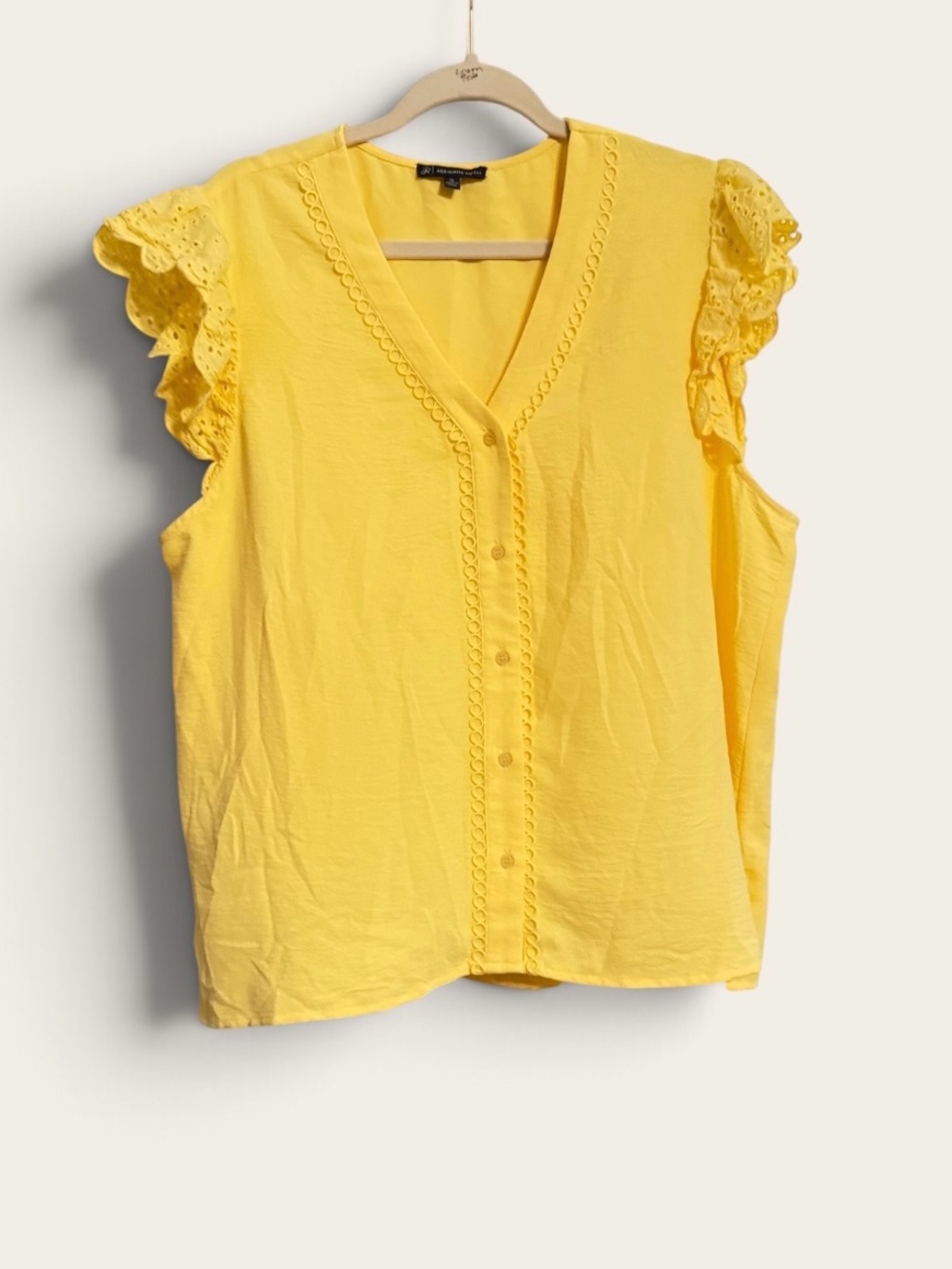 Adrianna Papell Bright Yellow Eyelet Flutter-Sleeve Button-Front Camisole